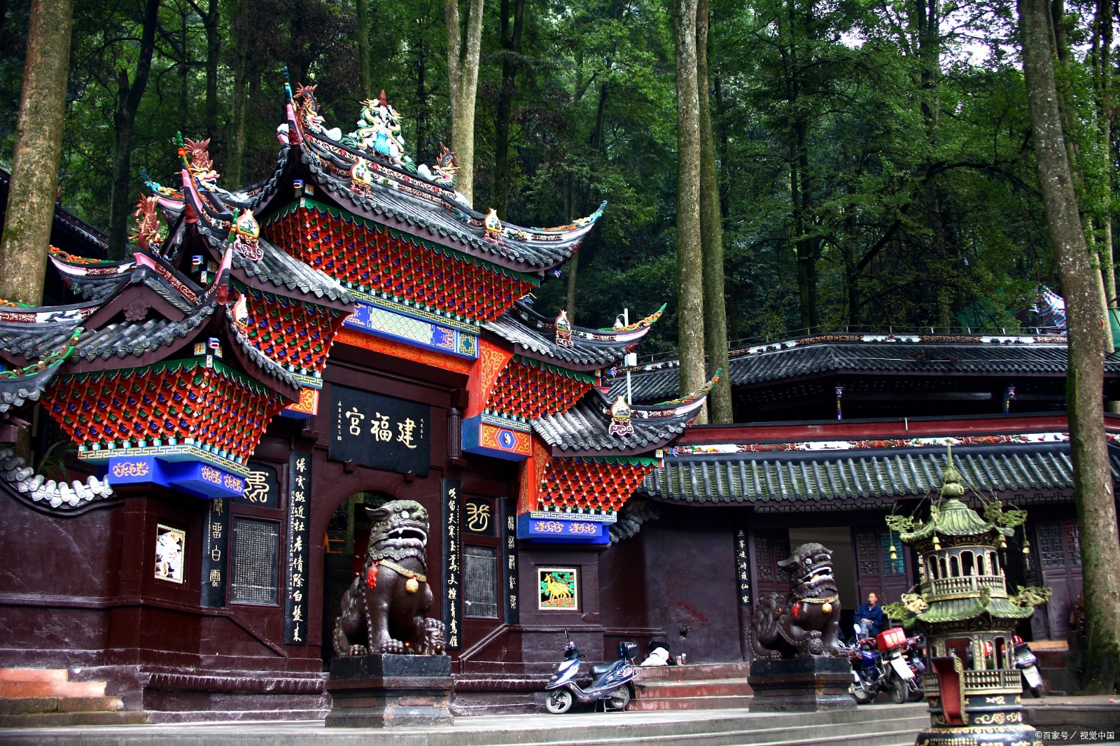 Jianfu-Palace-Dujiangyan